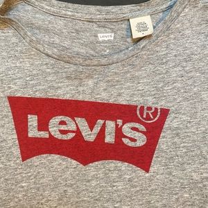 Levi’s short sleeve t-shirt